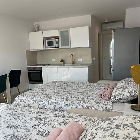 Apartment Vila ** Stinica Kültér fotó