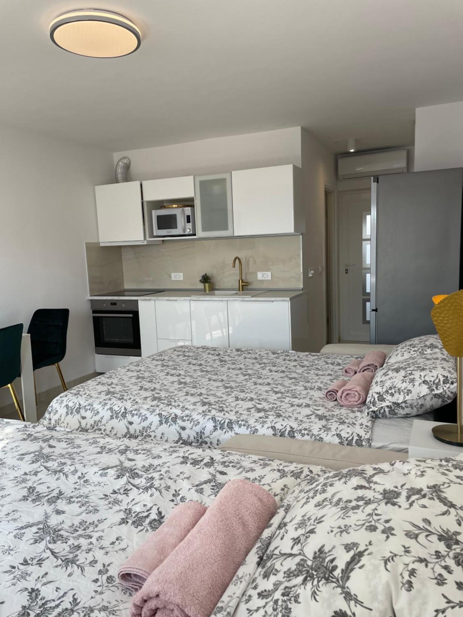 Apartment Vila ** Stinica Kültér fotó